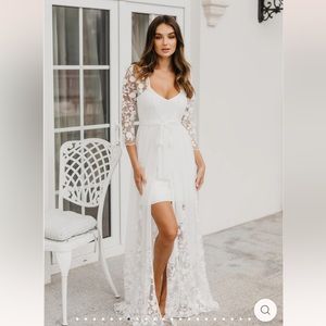 Never worn except to try on Le Rose Piper Bridal Robe Large with slip